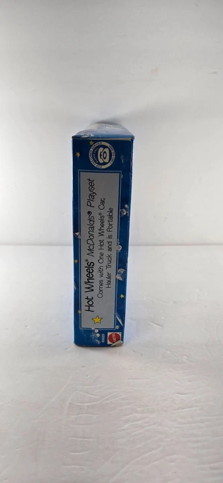 NUEVO 1997 Hot Wheels McDonald's Juego con Corgi Corvette Verde y Big Mac Hauler Foto 4 de 4