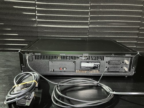 SONY SLV-SE650D Video Cassette Recorder - Bild 2 von 5