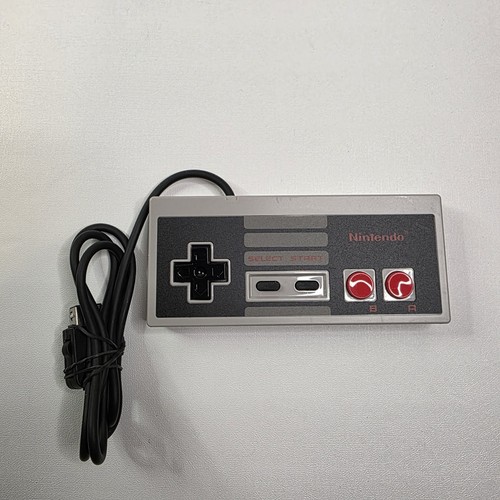 Original Controller Nintendo Mini NES Classic Edition CLV-002 Original. Licht gebraucht