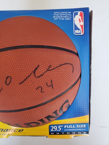 Lakers Kobe Bryant Signed Basketball Ball 2007 NBA Spalding Ball - Picture 9 of 20