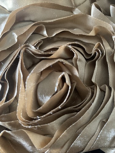 2 Beautiful Bronze Rose Detail Cushion Covers 45x 45 Zip Close V Good Condition - Picture 3 of 4