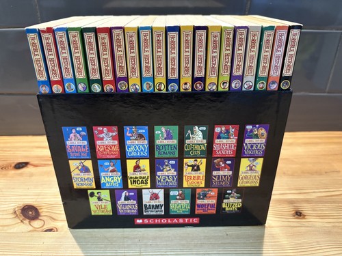Blood-Curvling Box of Books - Horrible Histories by Terry Deary - Box Set - Bild 10 von 18