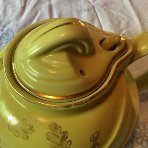 Vintage Hall Tea Pot # 0799 Yellow With Gold Trim & Gold Oak Leaf & Acorn 6 Cup - Picture 5 of 12