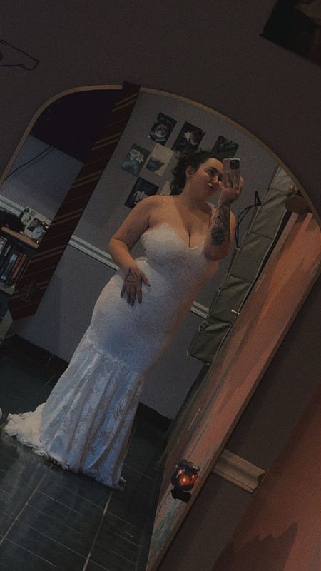 Grace Loves Lace Clo Ivory Lace Sleeveless V-Neck Mermaid wedding dress