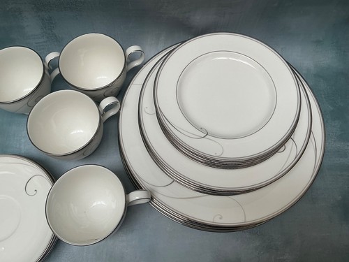 Noritake Platinum Wave China Set Service for 4 NEW! - Picture 2 of 3