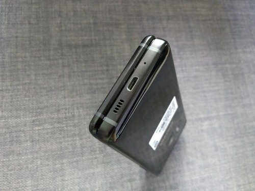 Samsung Leadership 8 SM-G9298 BK 12MP 4+64GB Dual SIM 4G Android Flip Smartphone - Picture 18 of 24