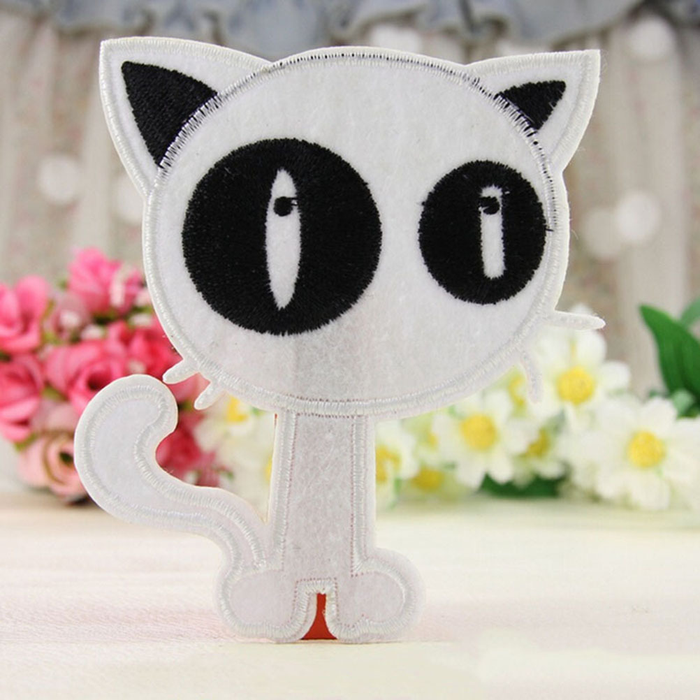 Embroidery Cloth Iron On Patch Sew Motif Applique Black White Cats 2pcs B>/i - Picture 4 of 7