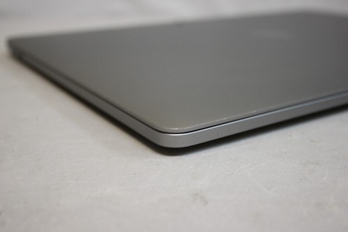 MacBook Pro 15" 2018 2.6GHz i7 16GB 512GB Radeon Pro 560X 4GB Touch Bar #18309 - Picture 7 of 14