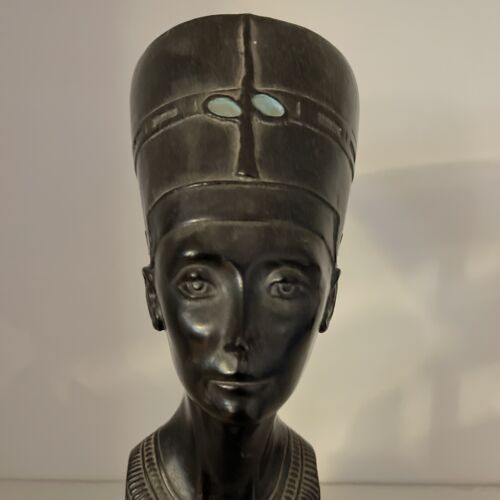 Vintage 12” Nefertiti Sculpture By Alexander Backer Co. Hand Painted - Picture 3 of 6
