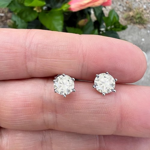 Orecchini solitario tondi 0,50 ct sei punte diamante coltivato in laboratorio oro bianco 14 carati