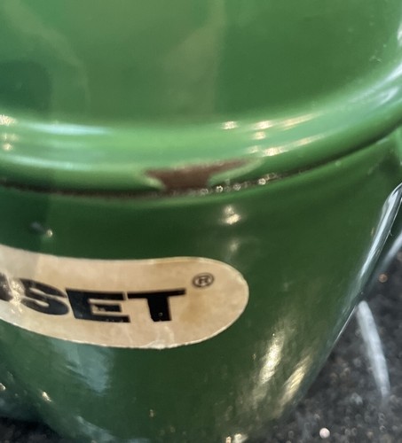 Le Creuset Green Bell Pepper Dutch Oven 2-1/4 Qt 2.25 Qt Cast Iron-LTD EDITION - Picture 6 of 8