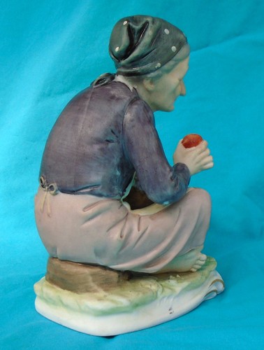 vintage LEFTON CHINA Hand-painted Ceramic Elderly Woman with Vegetables, 7" tall - Picture 5 of 8