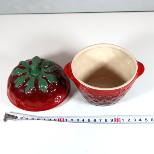 Le Creuset Mini Strawberry Cocotte Vegetable Series 1.4oz 414 ml - Picture 5 of 12