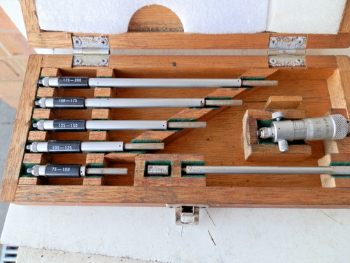 Mitutoyo 50 bis 200 mm Innen-/Bohrmessschraube. no 141 -105
