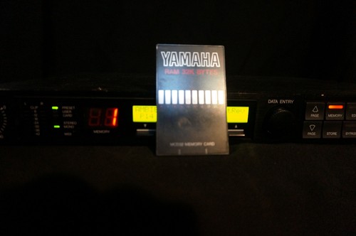 Yamaha SPX990 with MCD32 Memory Card - Picture 2 of 4