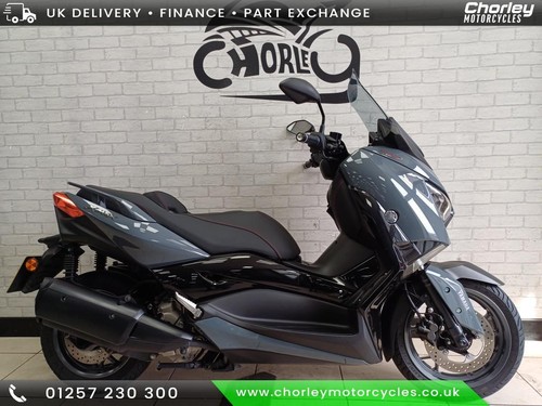 YAMAHA XMAX 300 TECH MAX 23 plate in Grey with ONLY 2731 MILES
