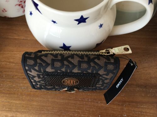 ⭐️DKNY⭐️Gold and Black Purse⭐️ - Picture 4 of 12