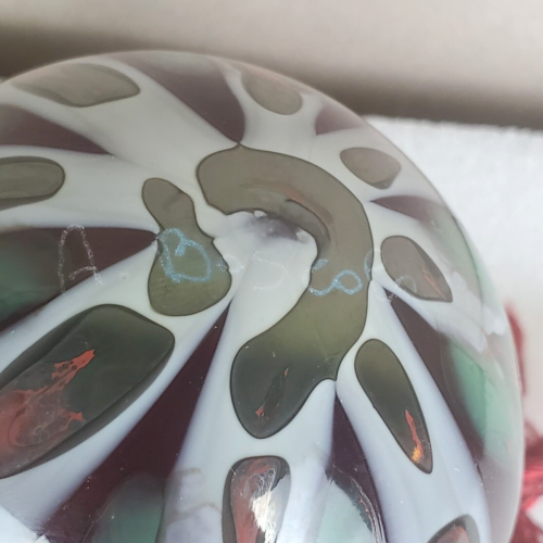 3in Christmas Ornament Hand Blown Cellular Art Glass Orb RedWhiteGreen Signed(A) - Picture 2 of 2