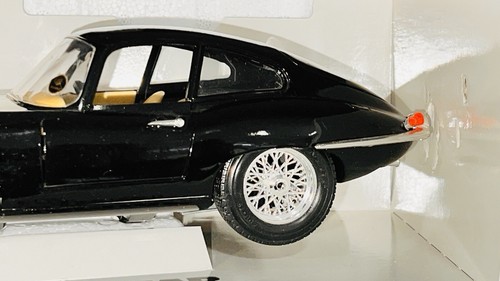 1:18 1961 Jaguar E-type Coupe Bburago Black Diecast Car Model Car - Picture 15 of 24