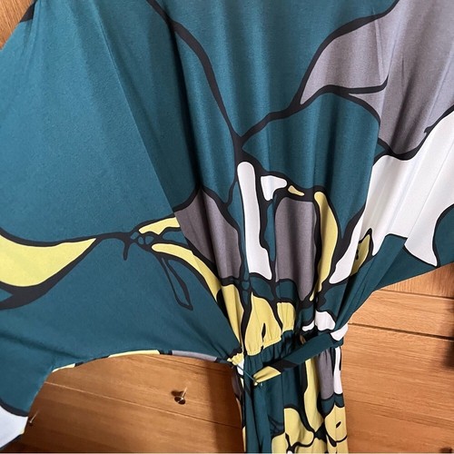 Max and Cleo batwing sleeve green pattern jersey stretch dress Neiman Marcus NWT - Picture 15 of 16