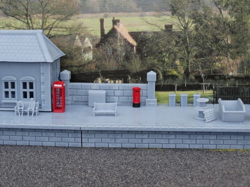 1:76 OO gauge hand painted Telephone Box & Post Box 2 of each (Set No. 7) - Picture 2 of 2