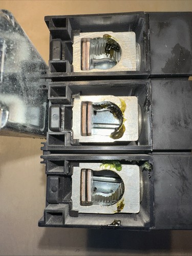Square D JJA36225 3 Pole 225 Amp 600 Volt I-Line PowerPacT Circuit Breaker - Picture 6 of 7