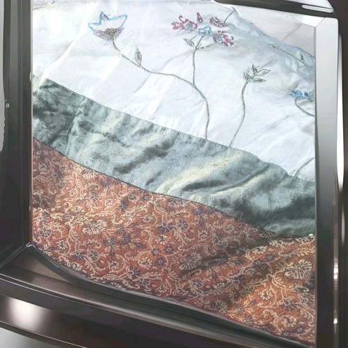 Bloomingdale's Patchwork Samt mit Stickerei Bettdecke King Size - Bild 1 von 2