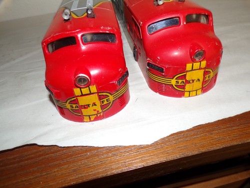 Vintage Original Lionel 2353 Santa Fe F3 AA Body Shells, with all trim for resto - Picture 4 of 7