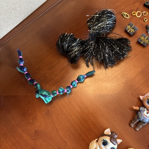 (50) LOL Surprise Dolls & Accessories HUGE LOT- L.O.L. Surprise! OMG Bundle-READ - Picture 15 of 16