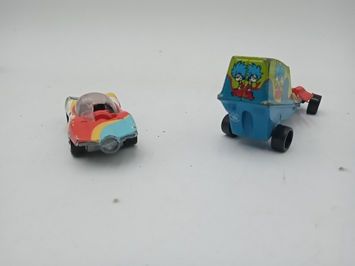 Johnny Lightning Cars 2er Set Dr. Seuss "The Cat in the Hat" #uib3 - Bild 2 von 11