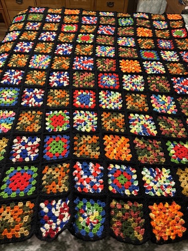Vintage Handmade Granny Square Crochet Afghan Blanket Multicolored 74 X 59” - Imagen 3 de 7