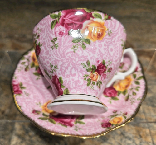 ROYAL ALBERT Old Country Roses GREEN CHINTZ and DUSKY PINK LACE Cup and Saucer - Picture 22 of 22