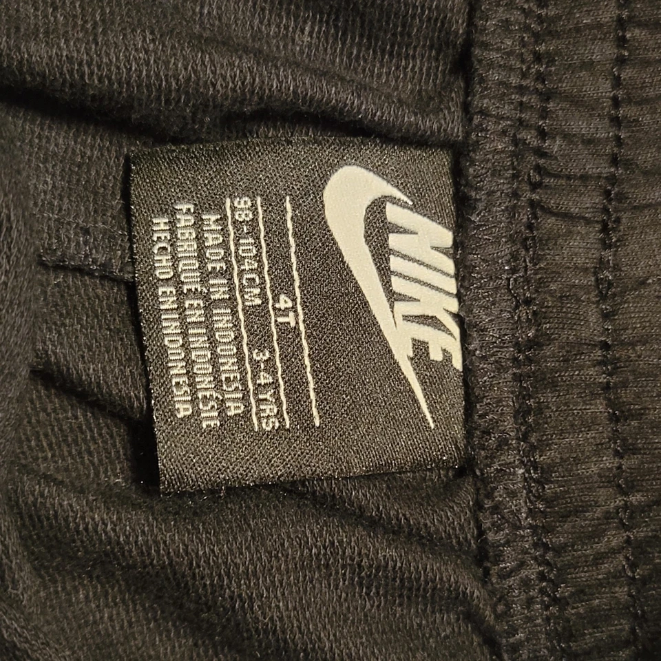 Nike Niños Niñas Camiseta Rosa y Pantalones Cortos Negros - 4T - Excelente Estado Usado Foto 4 de 4