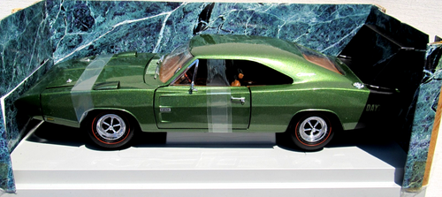 ERTL AMERICAN MUSCLE 1969 DODGE CHARGER DAYTONA 426 HEMI 1:18 HTF - Picture 3 of 10