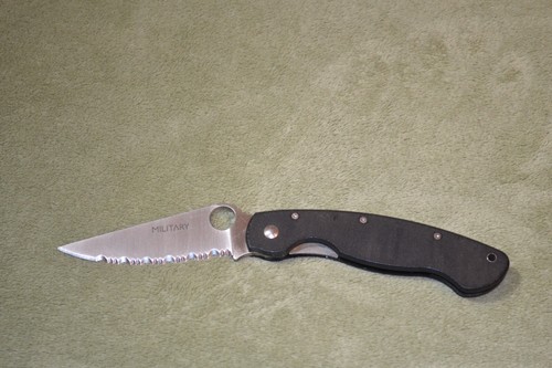 Spyderco Military Serrated Knife CPM 440V Made In Golden Colorado. G-10 handles.