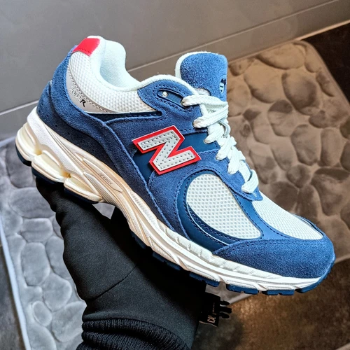 NEW BALANCE 2002r / SIZE UK 5 / M2002RRB / Team USA Blue White Red Trainers