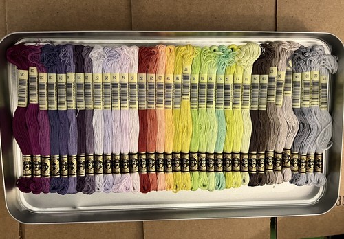 DMC Mouline Special Collector's Tin with 35 Colors Floss (117ZA) New - Picture 6 of 12