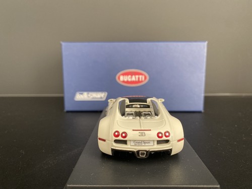 Bugatti Veyron Grand Sport 1:43 Looksmart LS314 senza trucco - Foto 7 di 9
