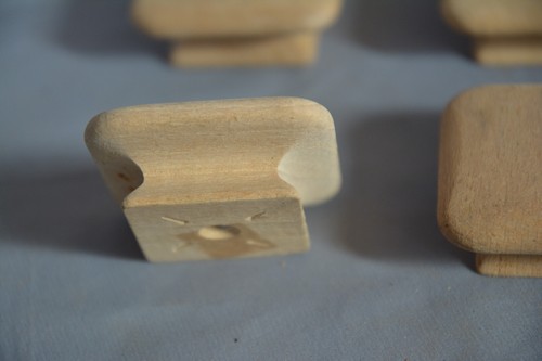 NICE SET 4 VINTAGE OAK HARDWOOD  2" SQUARE DRESSER DRAWER KNOBS UNUSED (V4) - Picture 2 of 6