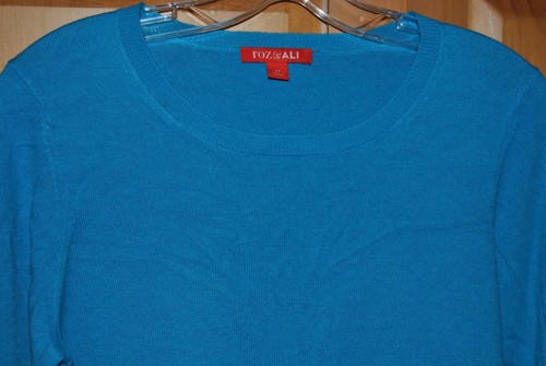 NEW BRIGHT BLUE WOMAN'S ACRYLIC SWEATER. LIGHTWEIGHT SIZE MEDIUM.  - Picture 2 of 2