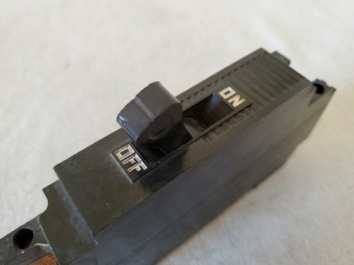 Square D Circuit Breaker 992130 30 Amp 1 Pole Type ML 125V - Picture 8 of 12