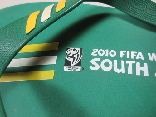adidas mens green yellow Fifa 2010 World Cup soccer flip flops 9 M - Picture 5 of 6