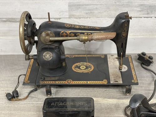 Free Westinghouse Electric Sewing Machine Style #281650 with knee pedal - Picture 3 of 8