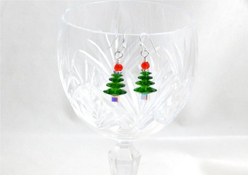 ORECCHINI ALBERO DI NATALE VERDE CRISTALLO, CON TOP IN CRISTALLO ROSSO -TAGLIA: SMALL - Foto 2 di 7