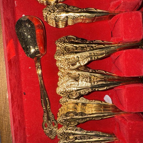 Cubiertos de acero inoxidable enchapados en oro plateado Orleans 72 piezas reticulados MCM Glam - Imagen 7 de 13