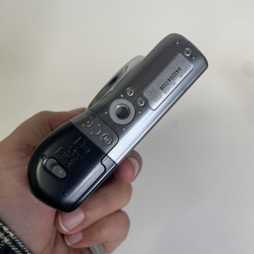 Canon PowerShot A1000 IS 10.0MP 4.0X Optical Zoom Digital Camera Gray FOR PARTS - Picture 4 of 5
