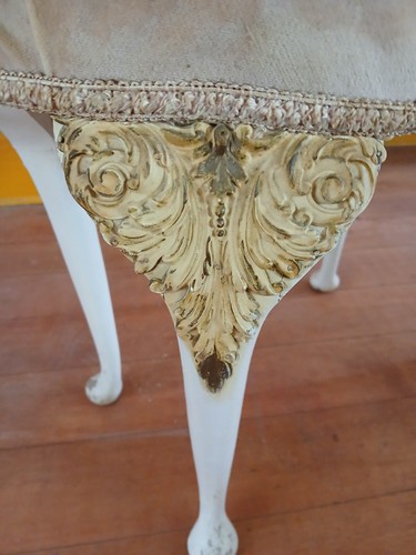 vintage oval pink upholstered white dressing table Stool - Picture 3 of 3