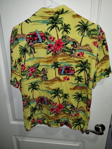 Volkswagen Hawaiian Shirt Forever 21 M Split Window Panel Bus Surfing Hula Girl - Picture 4 of 4