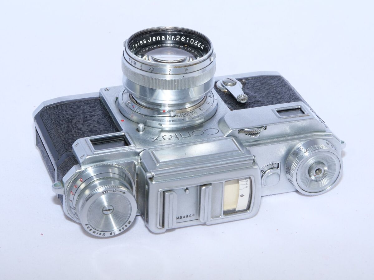 Zeiss Contax III Rangefinder WARTIME camera. Sonnar 50mm F Zeiss Contax III Rangefinder WARTIME camera. Sonnar 50mm F