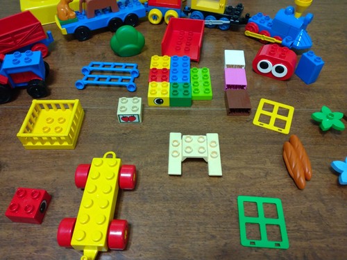 Lego Duplo Brick Lot in Vintage Yellow Tub Animals Train Parts More - Picture 6 of 15